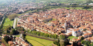 LUCCA. PIANO STRUTTURALE PD VIOLA NORMATIVA REGIONALE. A QUANDO INTERVENTO DI ROSSI?