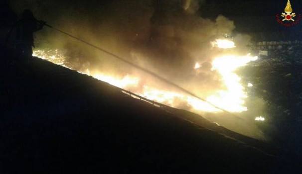 A FUOCO LA DISCARICA DI CANNICCI. DISASTRO ANNUNCIATO, 15 MESI ALLERTAMMO IL PD MA PER LORO TUTTO OK