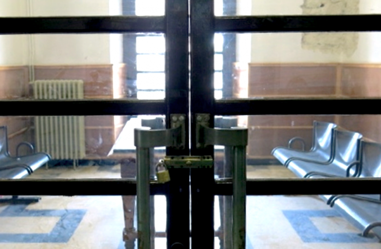 CASO SALE D’ATTESA NELLE STAZIONI. REGIONE ALZA LE MANI: ‘NON POSSIAMO IMPORLE”. I PROFESSIONISTI DELLA POLITICA…