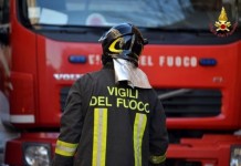 VIGILI DEL FUOCO IN LETTI DI FORTUNA A LUCCA. REGIONE INTERVENGA