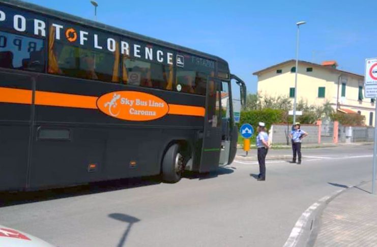 PISA SBAGLIA SU BUS AEROPORTUALI. REGIONE CORREGGA IL TIRO