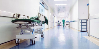 TAGLI AGLI OSPEDALI PUBBLICI, LARGO ALLE CLINICHE PRIVATE: “È ORA DI DIRE BASTA”