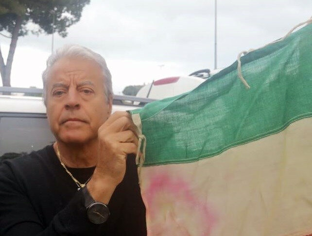 Apologia del fascismo a Carrara, Giannarelli (M5S): “Adesso basta, il prof. Manfredo Bianchi deve essere rimosso dal ruolo di insegnante”
