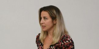 Scontri liceo Firenze, Galletti (M5S): “Prioritario ripristinare la didattica ordinaria per non danneggiare gli studenti”