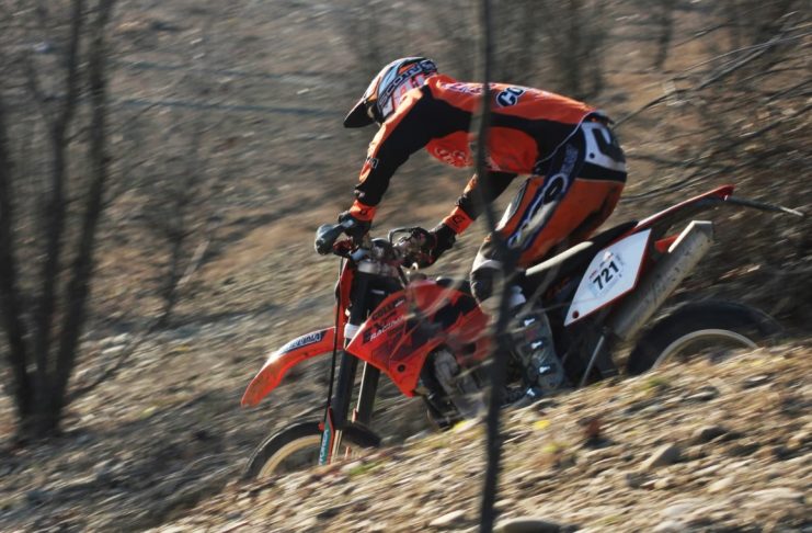 Stop alle motociclette sui sentieri CAI di Prato, il Movimento 5 Stelle chiede alla Regione Toscana di rivedere l’incertezza normativa che lo impedisce