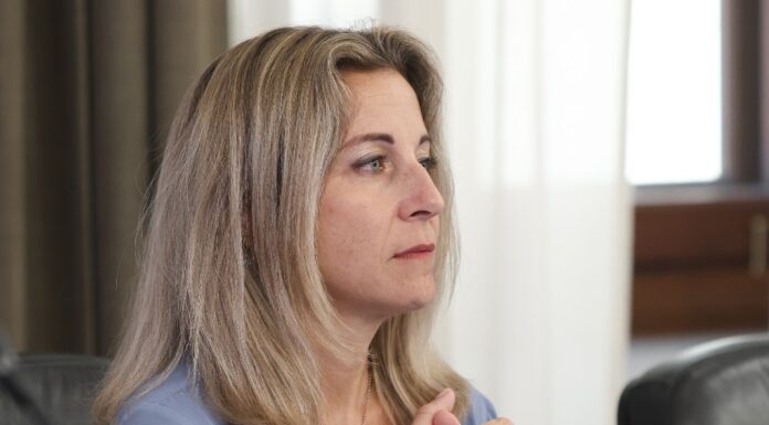 Rigassificatore, Galletti (M5S): “Finita la propaganda: il nuovo Consiglio regionale rinnovi l’impegno per il trasferimento da Piombino entro il 2026”